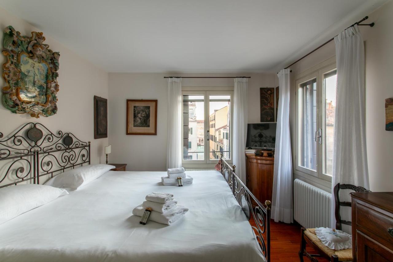 Ca' Al Giglio - Appartamento Vista Canale Benátky Exteriér fotografie