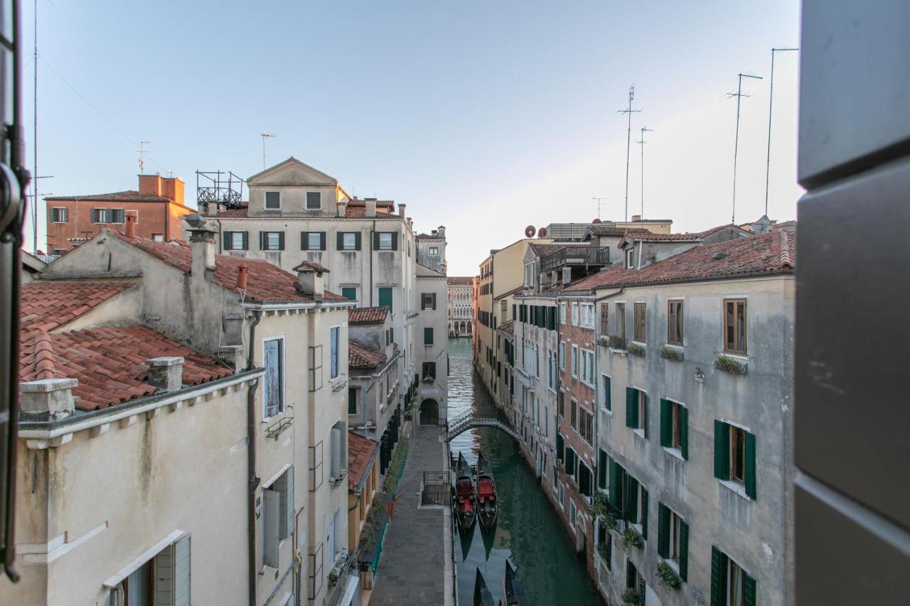 Ca' Al Giglio - Appartamento Vista Canale Benátky Exteriér fotografie