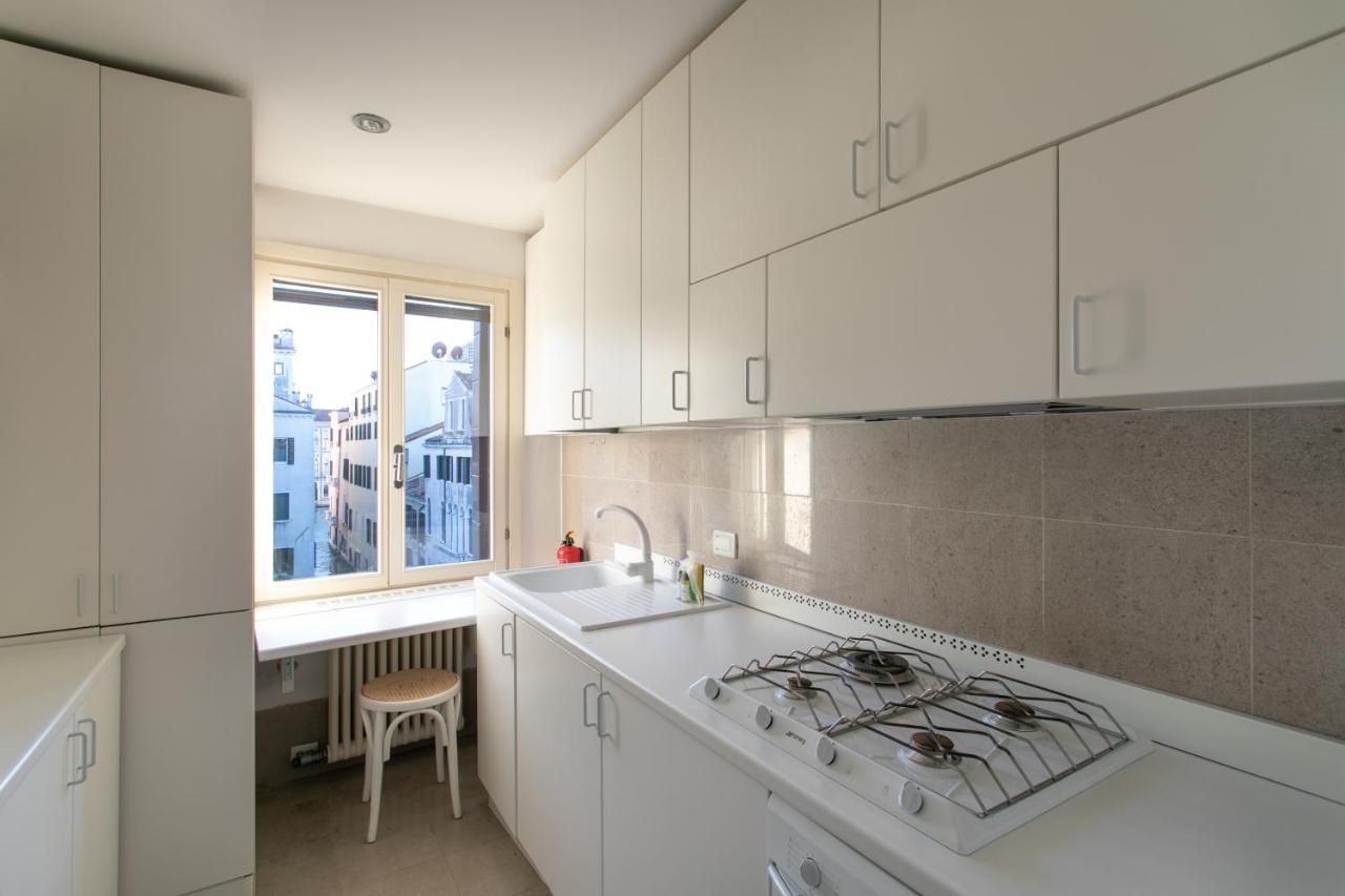 Ca' Al Giglio - Appartamento Vista Canale Benátky Exteriér fotografie