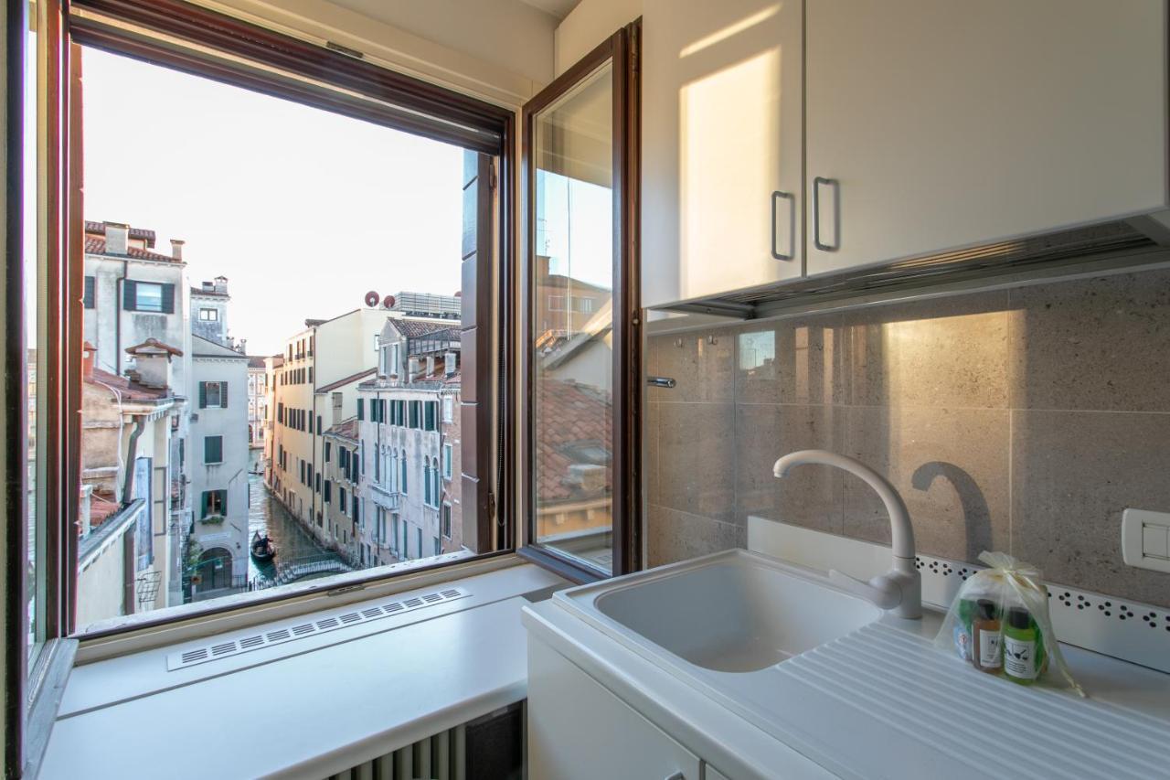 Ca' Al Giglio - Appartamento Vista Canale Benátky Exteriér fotografie